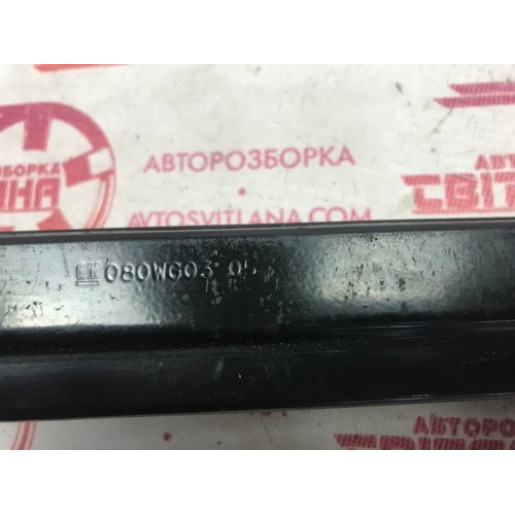 Направляющая роликов раздвижной двери правой нижняя Opel Combo 2001-2011 24403080